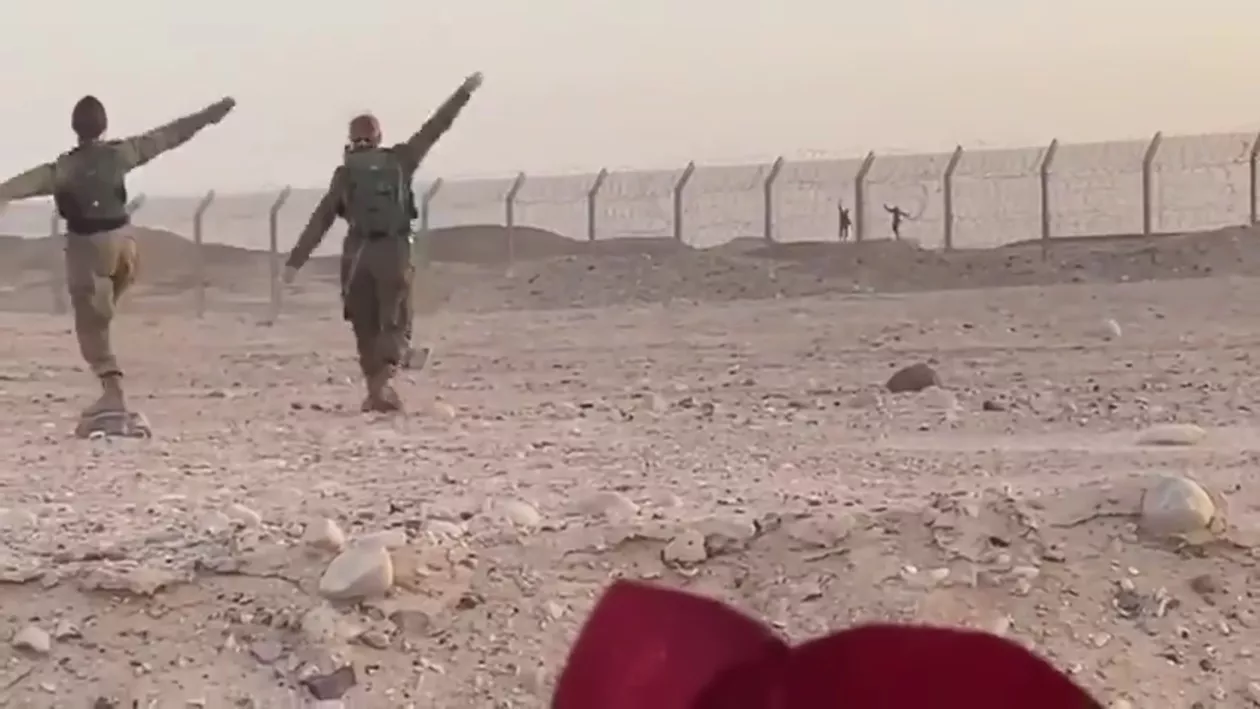 Moment inedit la frontiera dintre Israel și Egipt: Despărțiți de gardul cu sârmă ghimpată, militari din armatele celor două țări au început să danseze pe un cântec arăbesc (VIDEO)