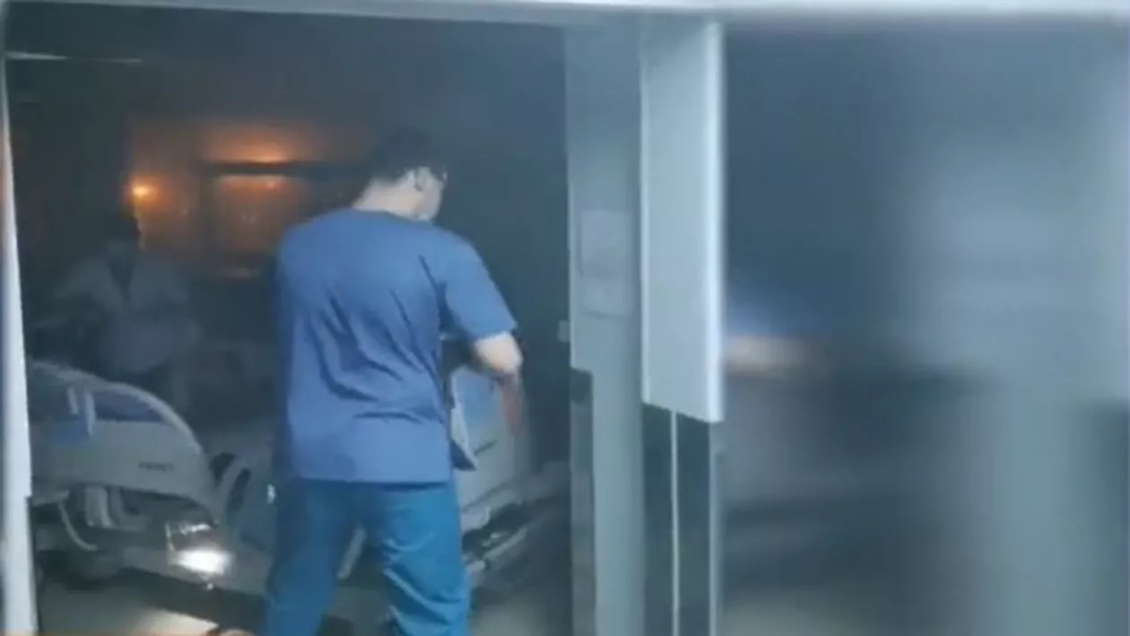 Fum într-un salon al Spitalului Județean de Urgență din Pitești. Doi pacienți COVID au fost evacuați