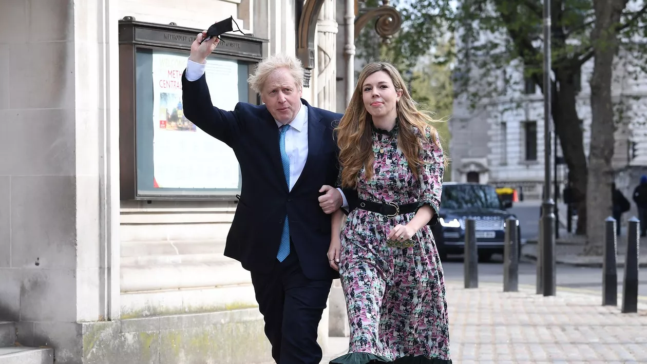 Vacanța de lux a lui Boris Johnson și Carrie Symonds pe o insulă privată din Caraibe, anchetată de comisarul parlamentar pentru standarde. Ce riscă premierul britanic dacă este găsit vinovat