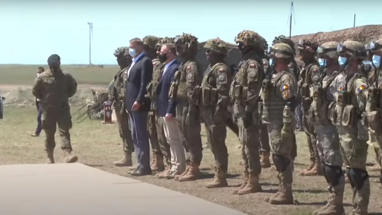 Președintele Klaus Iohannis și omologul său polonez, Andrzej Duda, asistă la exercițiul militar „Justice Sword 21” de la Smârdan (VIDEO)