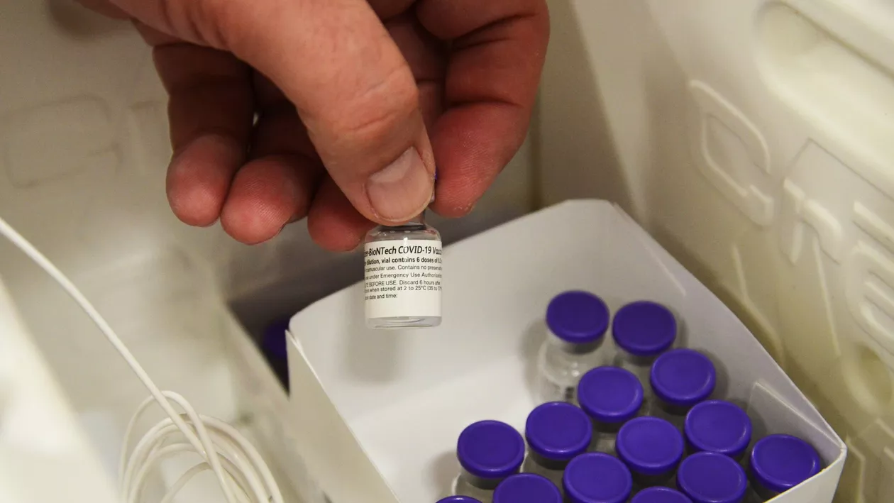 Peste 105.000 de persoane vaccinate anti-COVID în ultimele 24 de ore