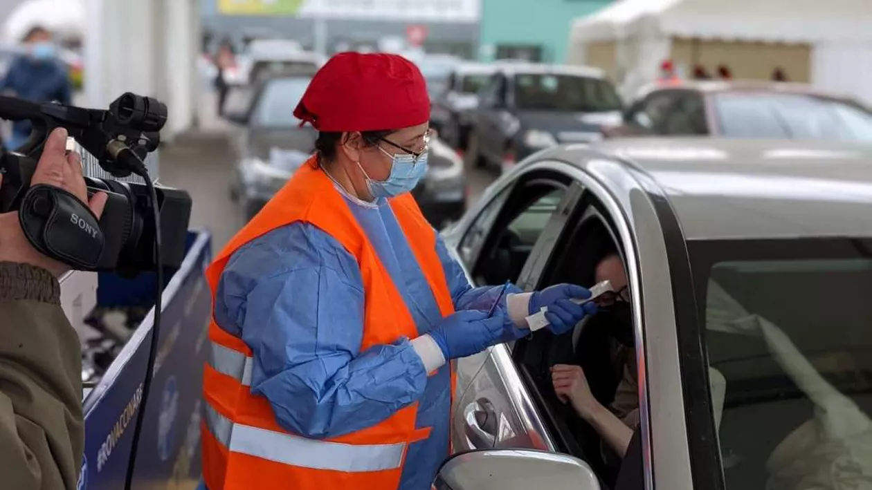 Sibiu: Oricine se poate vaccina în centrul drive-through. Oamenii nu trebuie să vină numai cu maşina