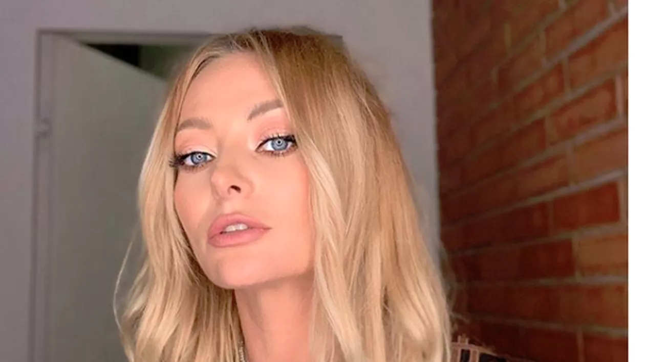 Delia Matache, conectată la perfuzii și oxigen. Ce a pățit cântăreața după ce a alergat prin parc (FOTO)