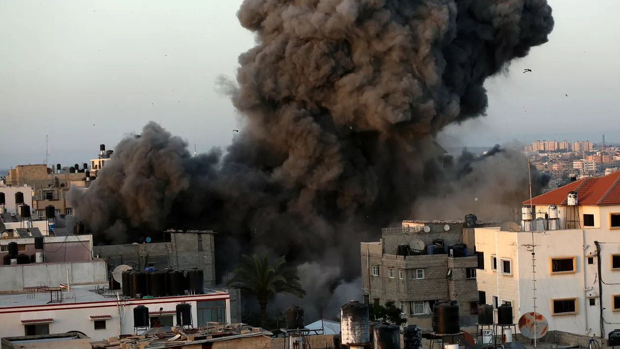 Armata israeliană a lovit un complex de informații militare Hamas și a continuat să bombardeze „Metroul” din Fâșia Gaza. Militanții palestinieni au tras noi rachete asupra Așkelon și Beer Șeva