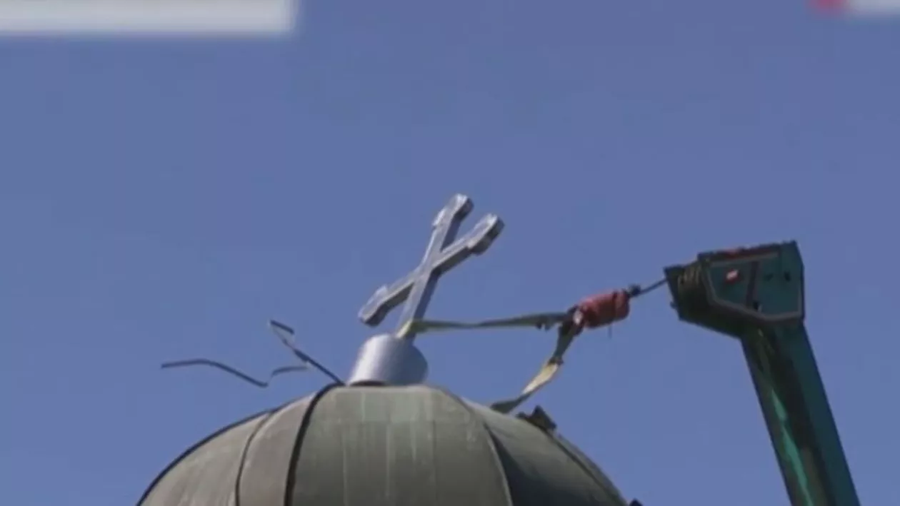 Bosnia: O biserică ortodoxă, construită ilegal după războiul din anii '90, a fost demolată (VIDEO)