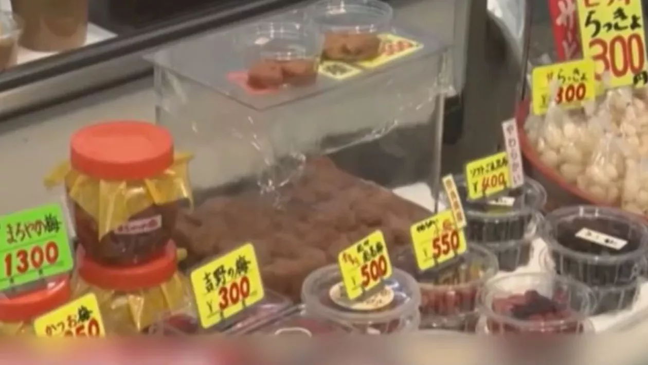 Anchetă bizară în Japonia: Vizat, proprietarul unui magazin de murături. Totul a pornit de la un client care s-a simțit jignit (VIDEO)