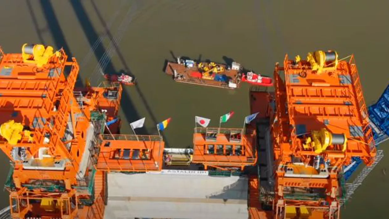 Imagini spectaculoase de la Podul suspendat din Brăila. Cătălin Drulă: Proiectul merge cu toată viteza înainte (VIDEO)