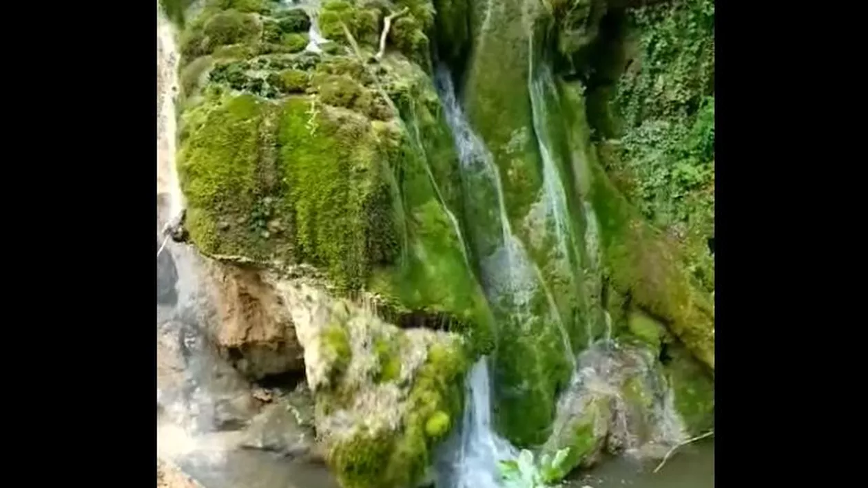 Momentul în care Cascada Bigăr se prăbuşește (VIDEO)