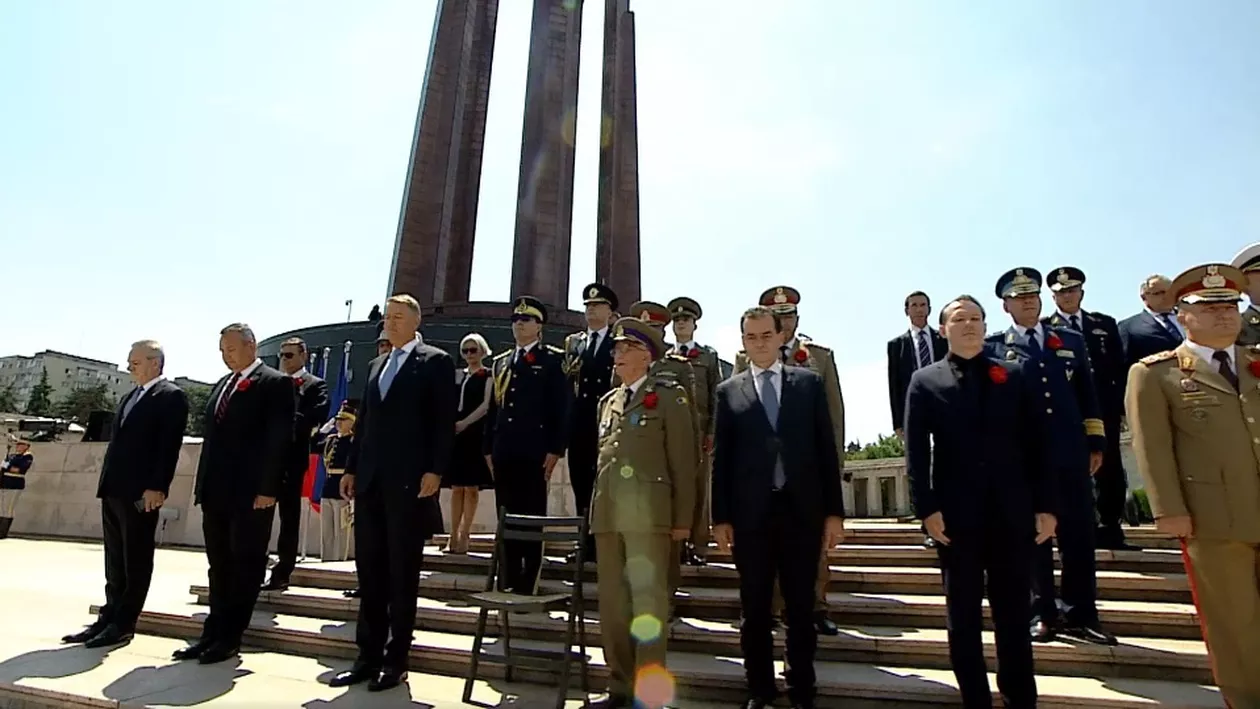 Președintele Klaus Iohannis și premierul Florin Cîțu participă la ceremoniile organizate de Ziua Eroilor de la Monumentul „Mormântul Ostașului Necunoscut”, din Parcul Carol I (VIDEO)