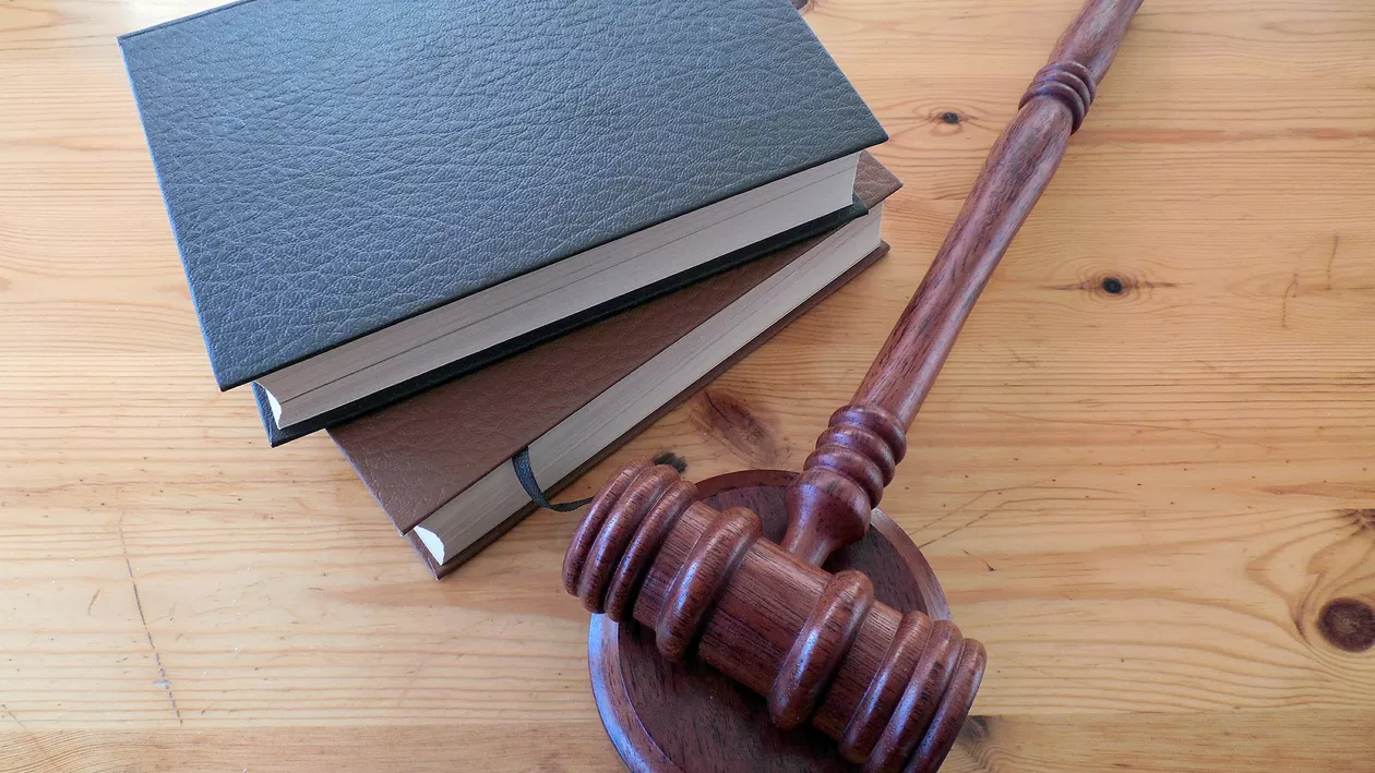 Un judecător american a respins plângerea angajaților unui spital, supărați că sunt obligați să se vaccineze anti-COVID: „Dacă refuză vaccinul, pot să-și găsească de lucru în altă parte”