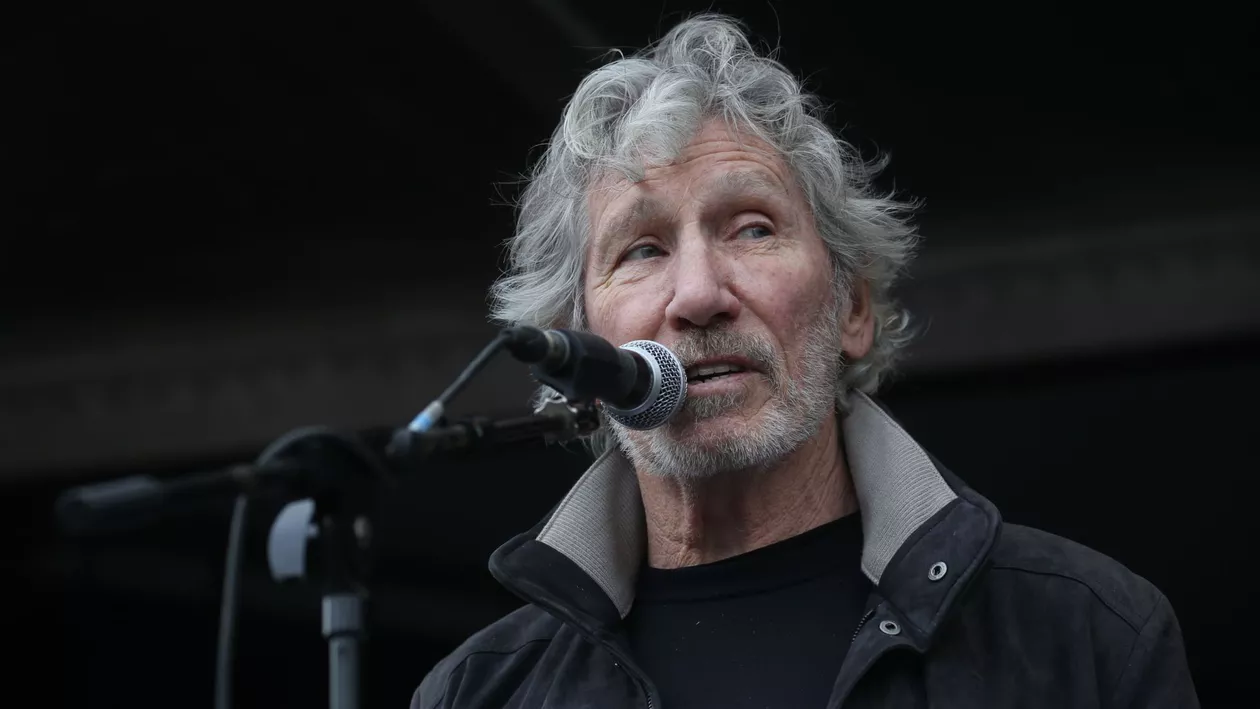 Roger Waters a spus că a refuzat „o sumă uriașă” de bani de la Mark Zuckerberg, pe care-l consideră „unul dintre cei mai puternici idioți din lume”