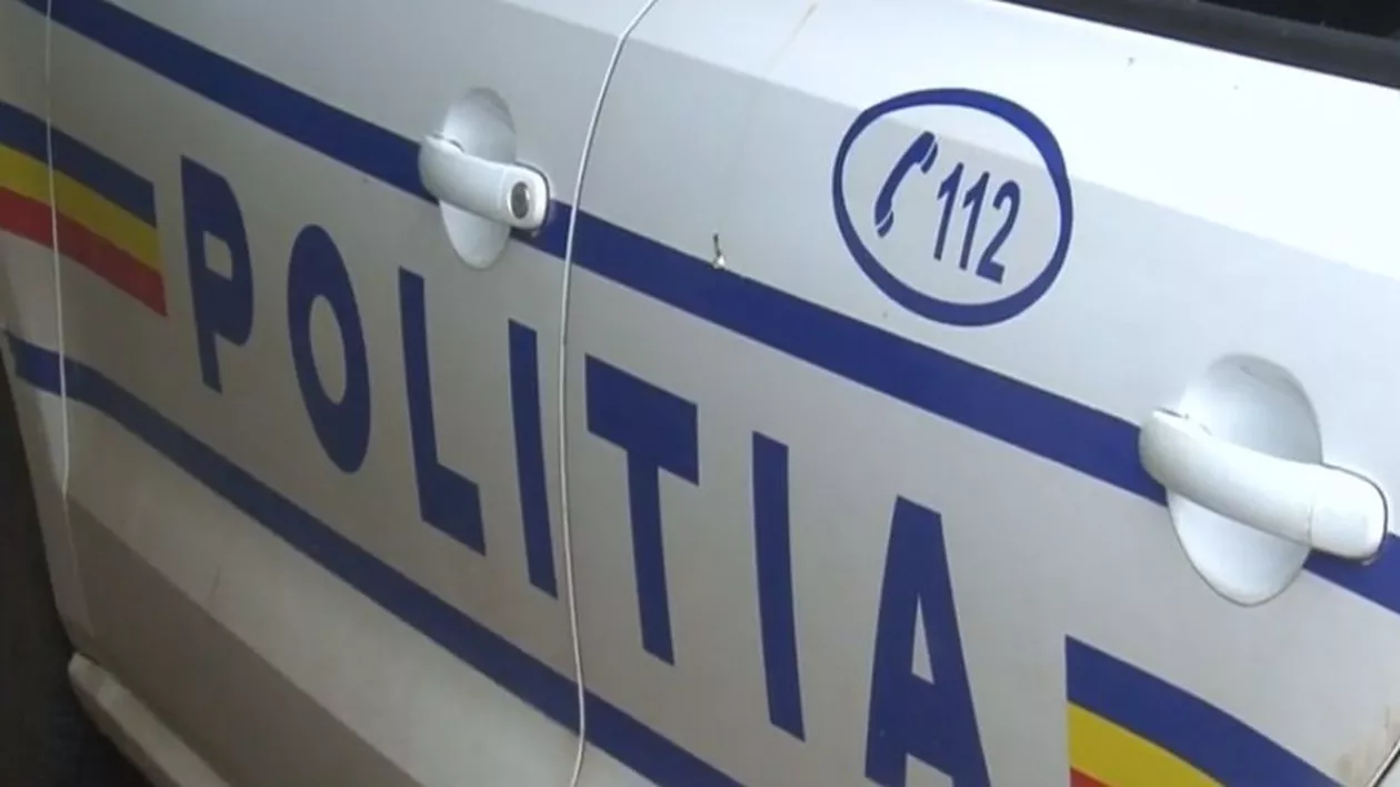 Şofer dus cu mașina poliției la bancomat să scoată banii de şpagă. Detalii halucinante din dosarul DNA care vizează agenții din Botoșani (VIDEO)