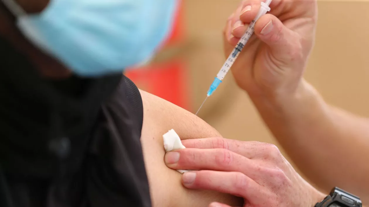 Peste 26.000 de persoane s-au vaccinat anti-COVID în ultimele 24 de ore