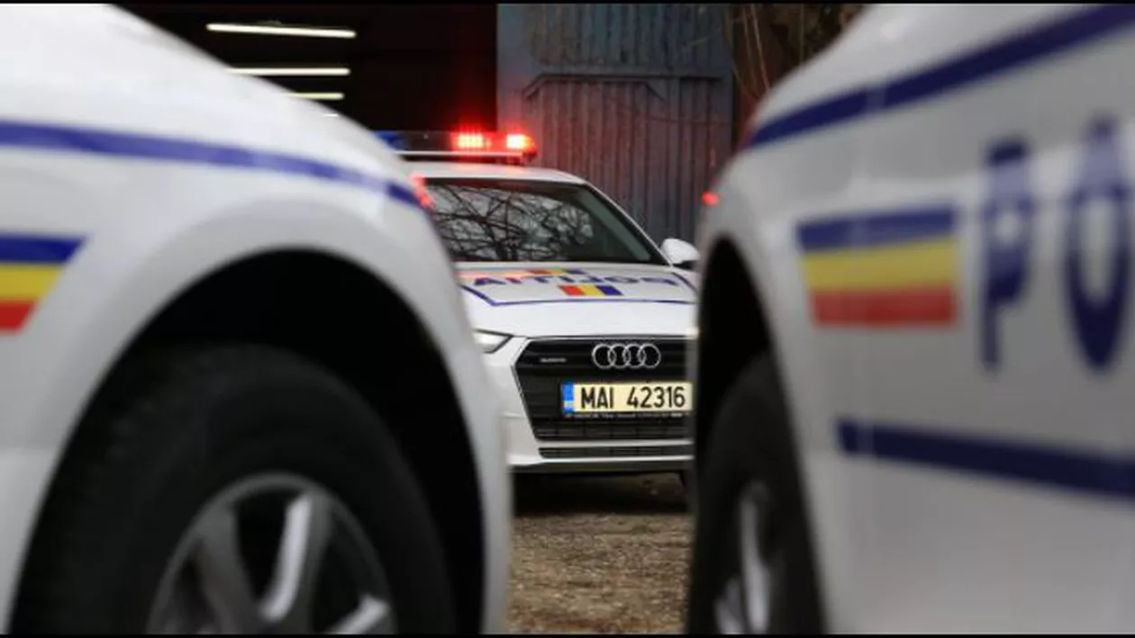 Alertă în Deva: Complex comercial evacuat din cauza unei valize abandonate. O echipă de pirotehnişti din SRI a intervenit