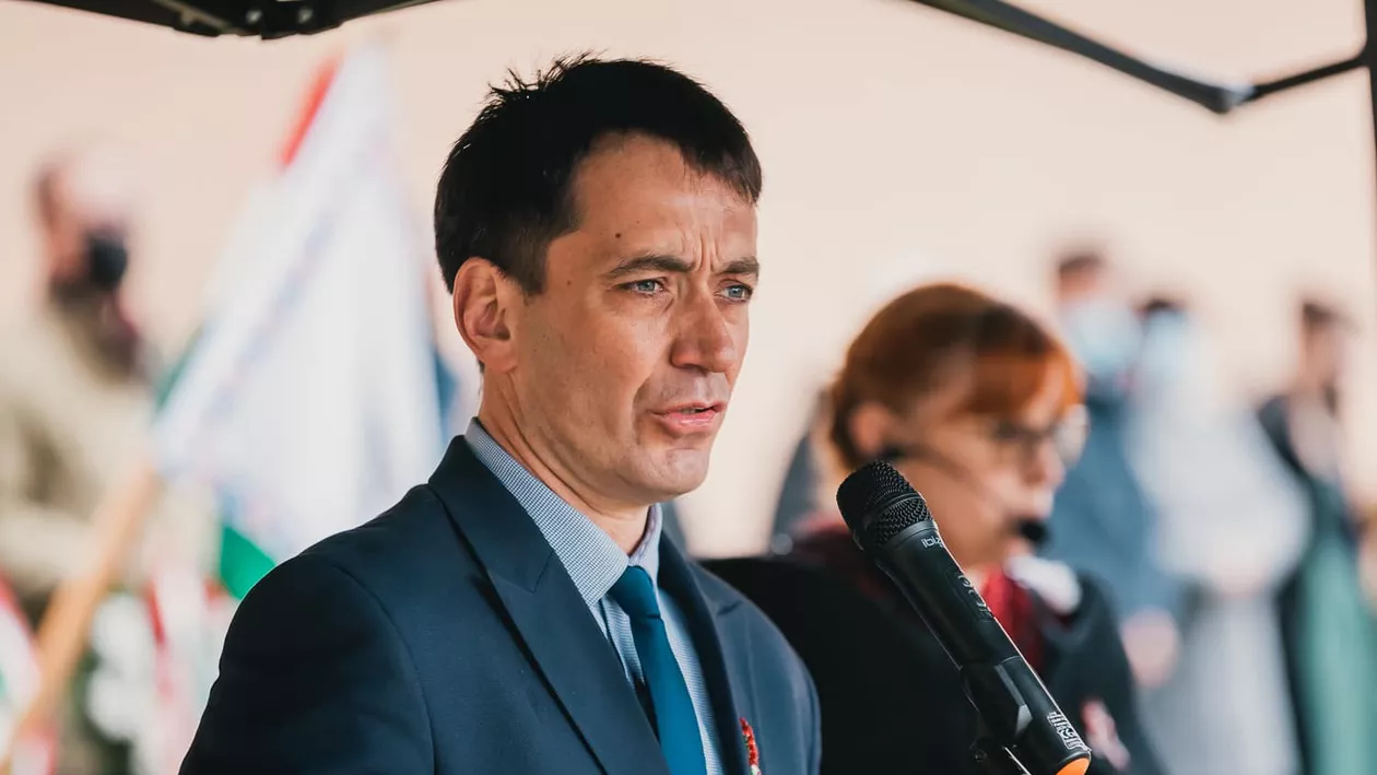 Liderul deputaţilor UDMR: Ministrul Justiţiei alunecă spre stalinism. Crede că e în posesia adevărului absolut; Dan Barna a intrat în acest delir