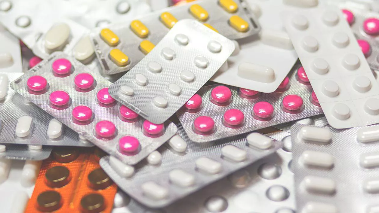 OMS recomandă două medicamente antiinflamatoare, folosite în tratamentul artritei reumatoide, pentru a fi administrate pacienţilor cu COVID-19