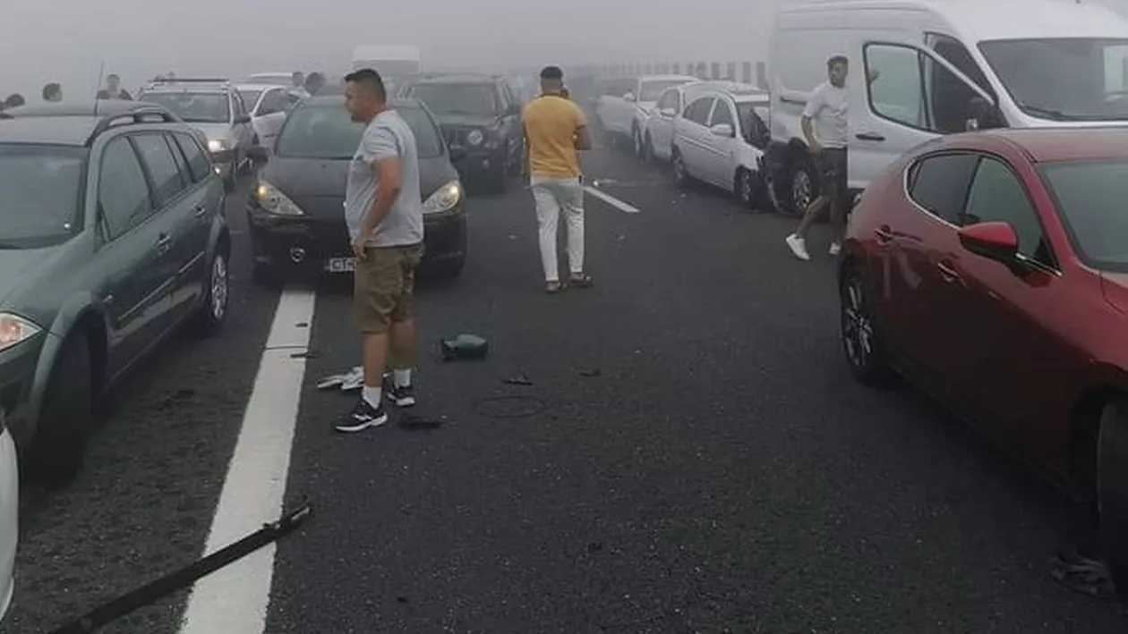 Carambol rutier pe Autostrada Soarelui (A2). Accident cu 55 de mașini și persoane rănite (FOTO)
