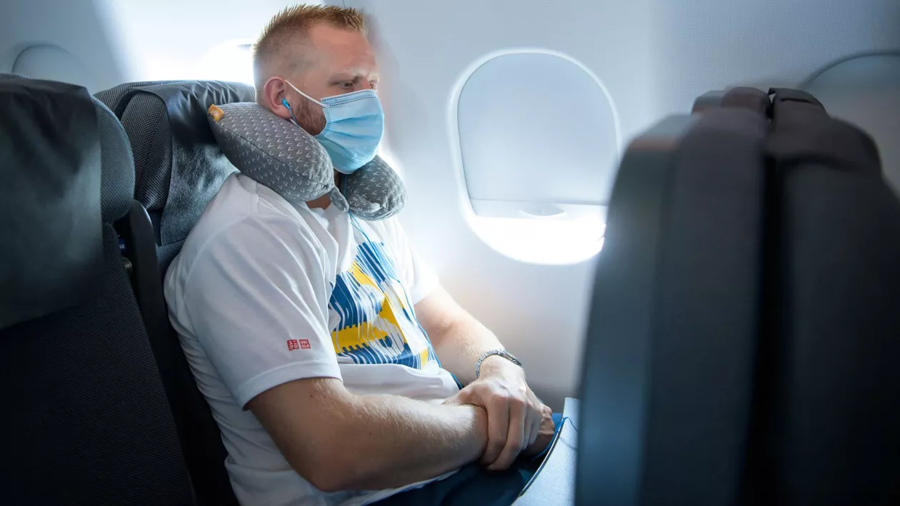 Avion fără pilot, pe aeroportul din Bacău. Zeci de pasageri, întorși de la poarta de îmbarcare (VIDEO)