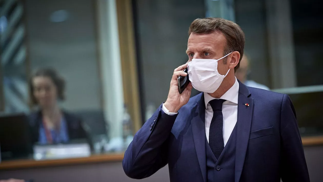 Emmanuel Macron l-a avertizat telefonic pe Vladimir Putin: Franța, gata să intervină pentru Ucraina