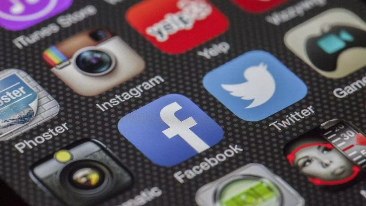 Avertisment pentru utilizatorii de WhatsApp. Ce trucuri folosesc hackerii, în 2021