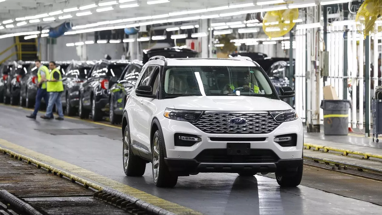 Reprofilare „Hi-Tech”, la fosta uzină Ford din Rusia: Se transformă în gater și se prelucrează lemn