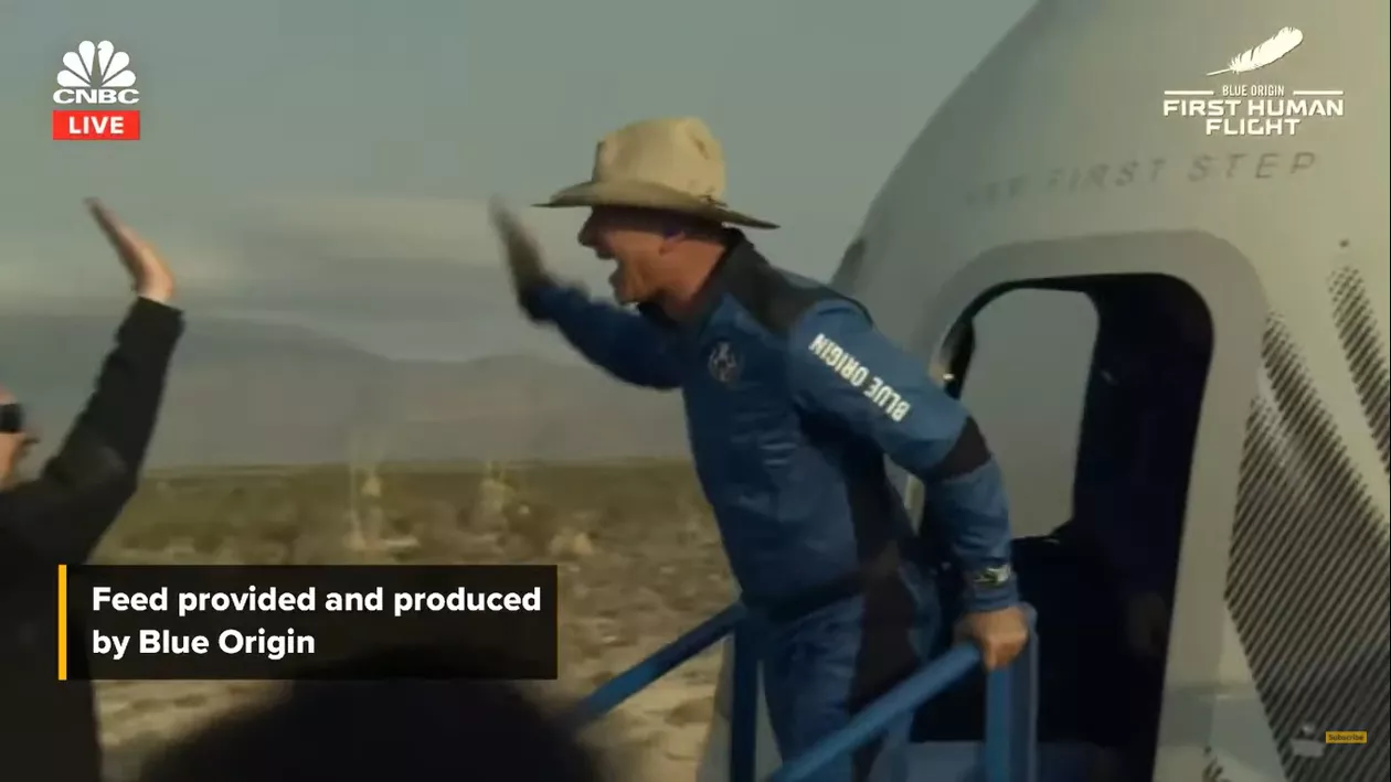 VIDEO: Succes pentru Jeff Bezos. Fondatorul Amazon s-a întors din călătoria în spațiu: „Este cea mai bună zi din viața mea!”