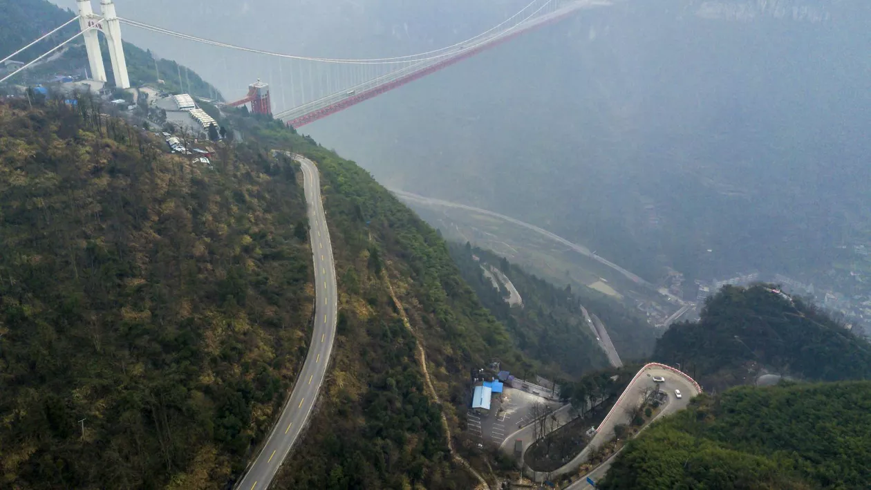 Sfârșit cumplit pentru o tânără avocată. Momentul în care se aruncă în gol (VIDEO)