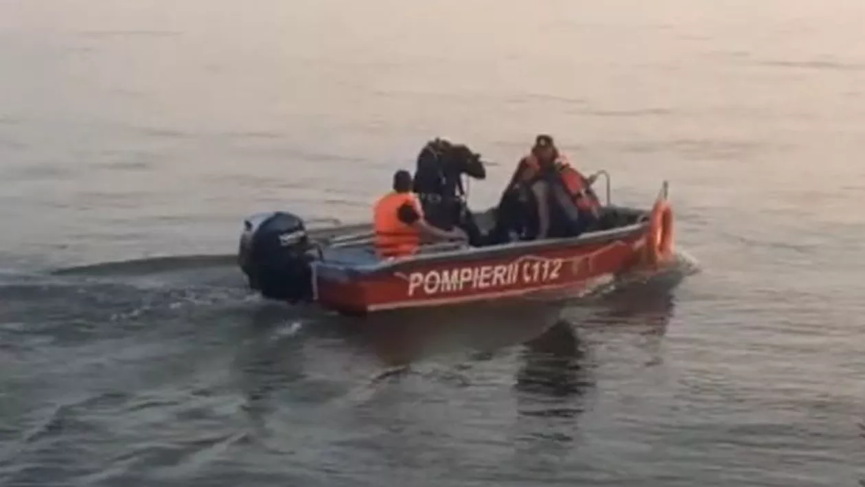 Accident pe Dunăre. O ambarcațiune cu nouă persoane s-a răsturnat. Un tânăr de 21 de ani, dat dispărut