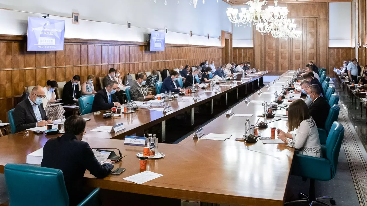 Liderii coaliției de guvernare se întâlnesc luni la sediul Guvernului, în contextul dezvăluirilor privind dosarele în care premierul Cîțu a fost implicat în SUA
