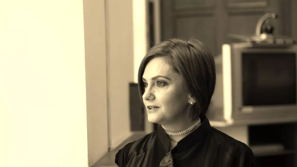 Judecătoarea Adriana Stoicescu atacă mișcarea LGBT+: „Suntem chemați să înțepenim în poziție de drepți în fața unor persoane care, dacă traiau în preistorie, ar fi fost micul dejun al unui animal mai pricăjit”