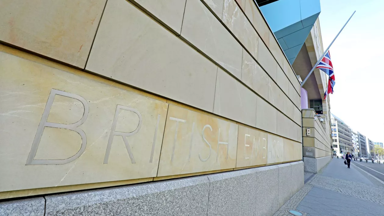 Angajat al ambasadei Marii Britanii în Berlin, arestat pentru spionaj în favoarea Rusiei