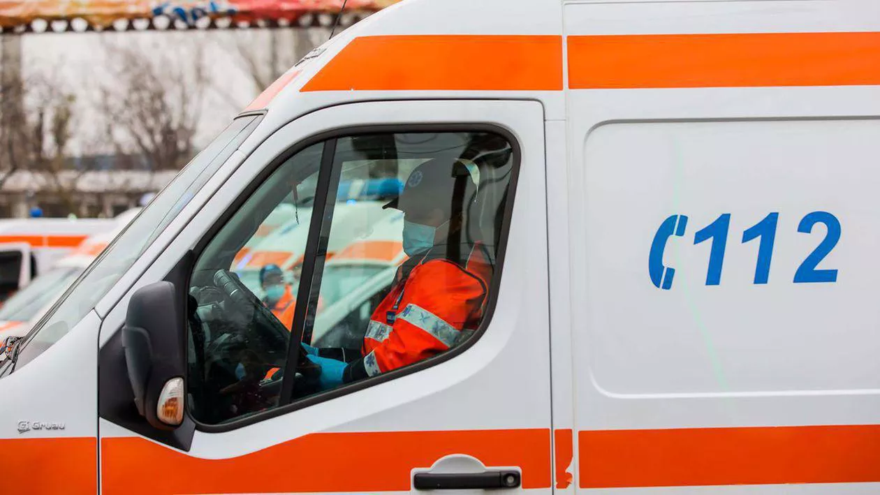 Timiș: Grav accident între o maşină şi un tractor. Un tânăr a murit decapitat