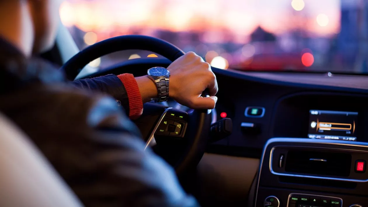 Cum să răcești rapid interiorul mașinii pe vreme caniculară