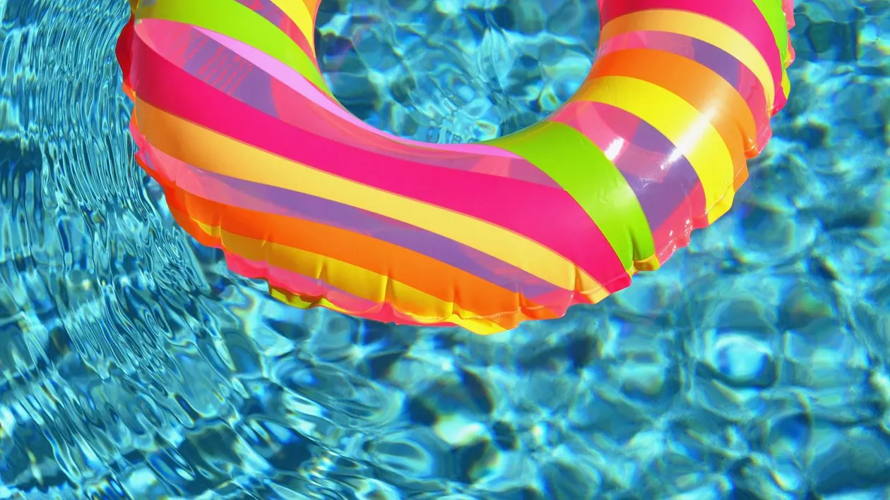 Două piscine ale unei unităţi de cazare din Murighiol, închise de inspectorii ANPC: Unitatea, amendată cu 35.000 de lei