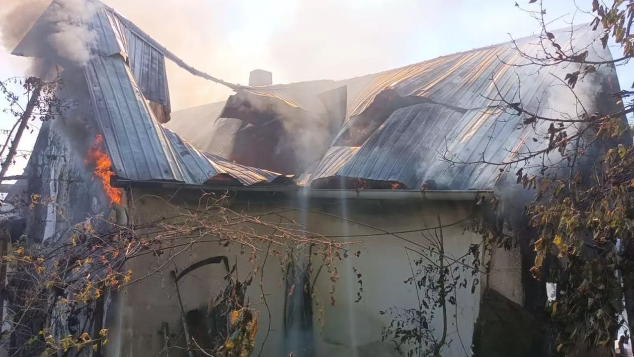 Drama unei bătrâne de 101 din Botoșani, care a rămas fără casă din cauza unui incendiu