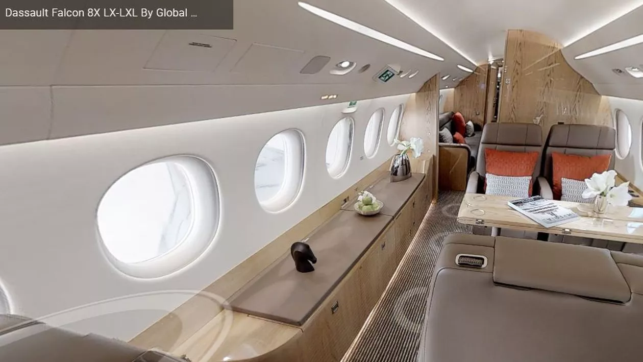 Klaus Iohannis a zburat la New York cu un avion privat de tip Dassault Falcon 8X (FOTO)