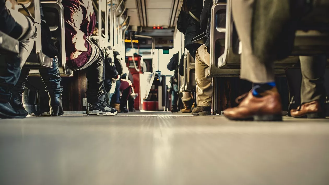 Controalele vor fi sporite în mijloacele de transport STB: Doar 10% dintre călători plătesc biletul, în ciuda amenzilor uriașe