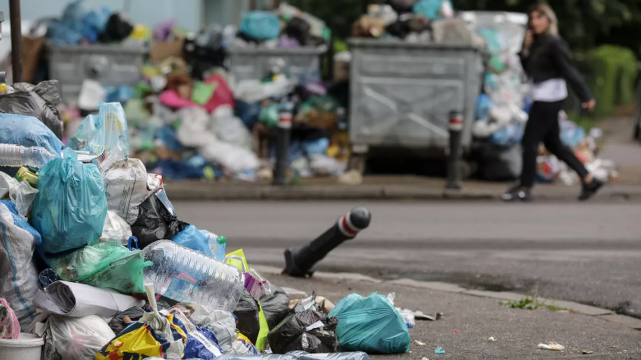 Peste 300 de tone de deşeuri colectate în primele 15 zile ale campaniei Curăţăm România