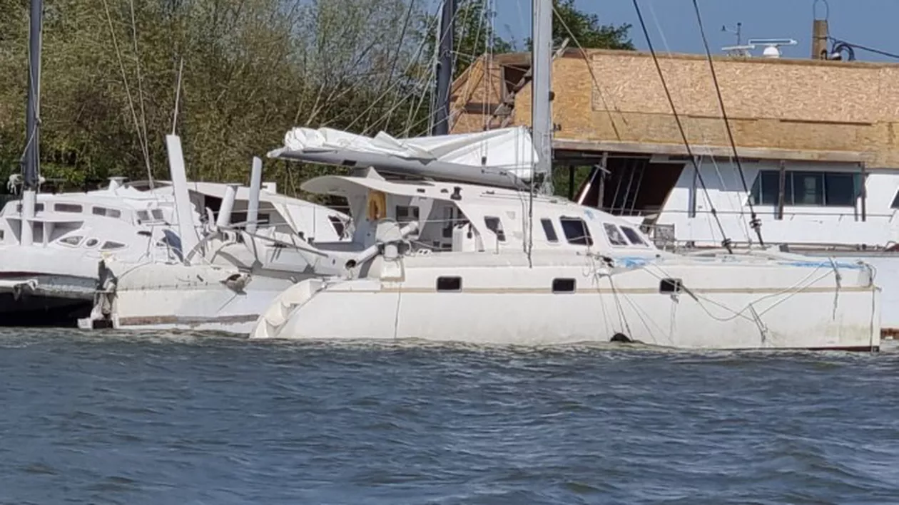 Accident naval pe canalul Sulina. O navă încărcată cu grâu a lovit trei ambarcațiuni (VIDEO)