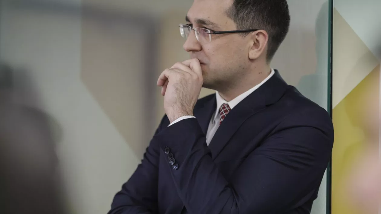 Vlad Voiculescu: Rafila minte fără absolut nicio emoție în cazul Sf. Pantelimon. Șeful Corpului de control e medic. Rafila a trimis în control la spital doi pensionari speciali