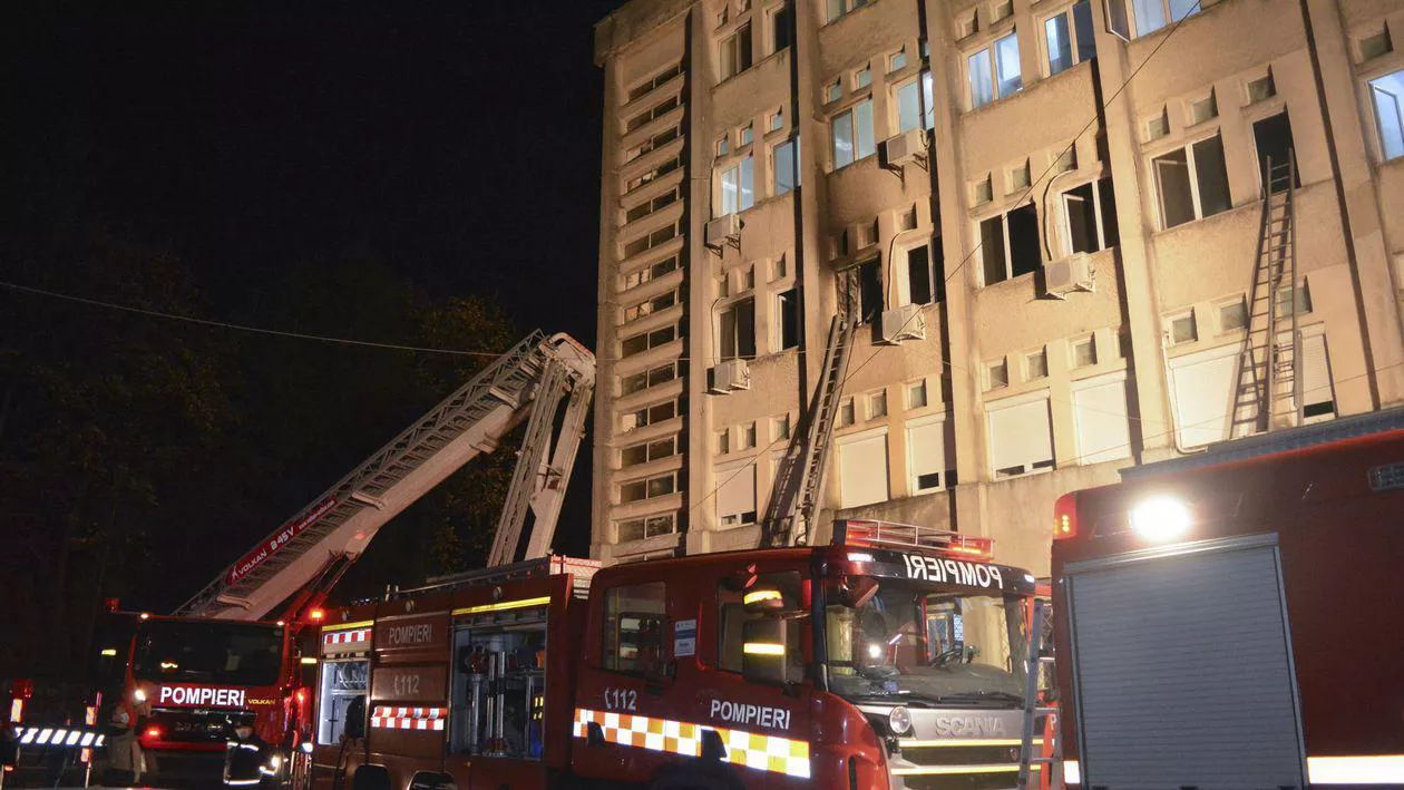 Parchetul a decis urmărirea penală pentru 10 persoane, în cazul incendiului de la Piatra Neamț. Flăcările au pornit de la o candela aprinsă (VIDEO)