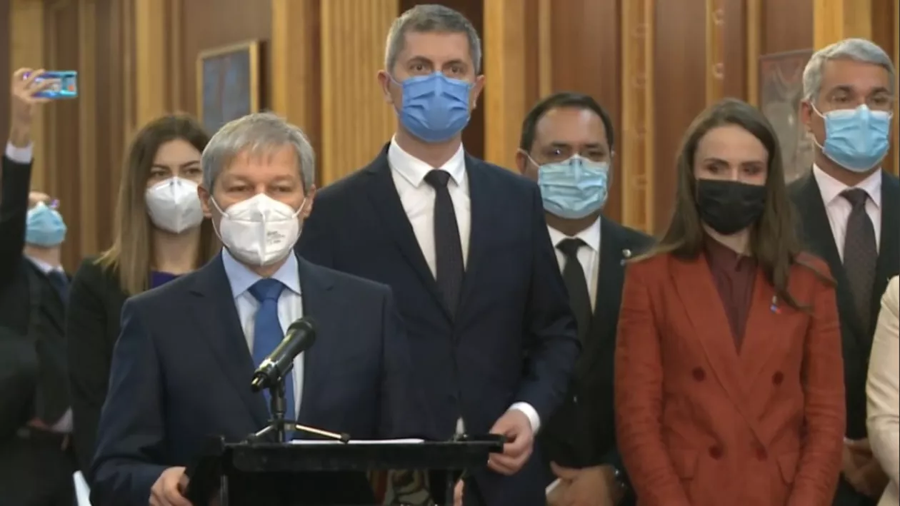 Cabinetul Dacian Cioloș, propus de către Klaus Iohannis, respins de Parlament. 88 de voturi pentru învestire, 184 de voturi „împotrivă - scor record