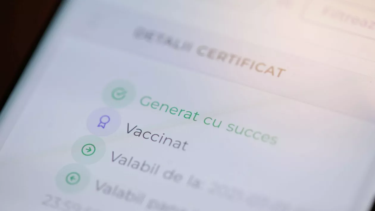 Haos după impunerea certificatului verde COVID pentru accesul în instituții: „Mi-a spus să depun online. Ce e aia?“