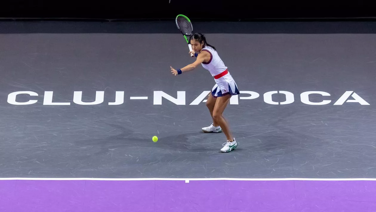 Emma Răducanu, victorie în primul său meci de la Transylvania Open. Demonstrație de forță în decisiv / Britanica a vorbit în română la final: „Mă simt ca acasă aici!” (FOTO, VIDEO)