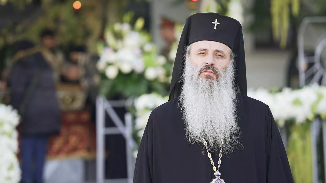 ÎPS Teofan, în vizită la pacienţii Covid de la ATI: ”Pacienții s-au bucurat nespus”