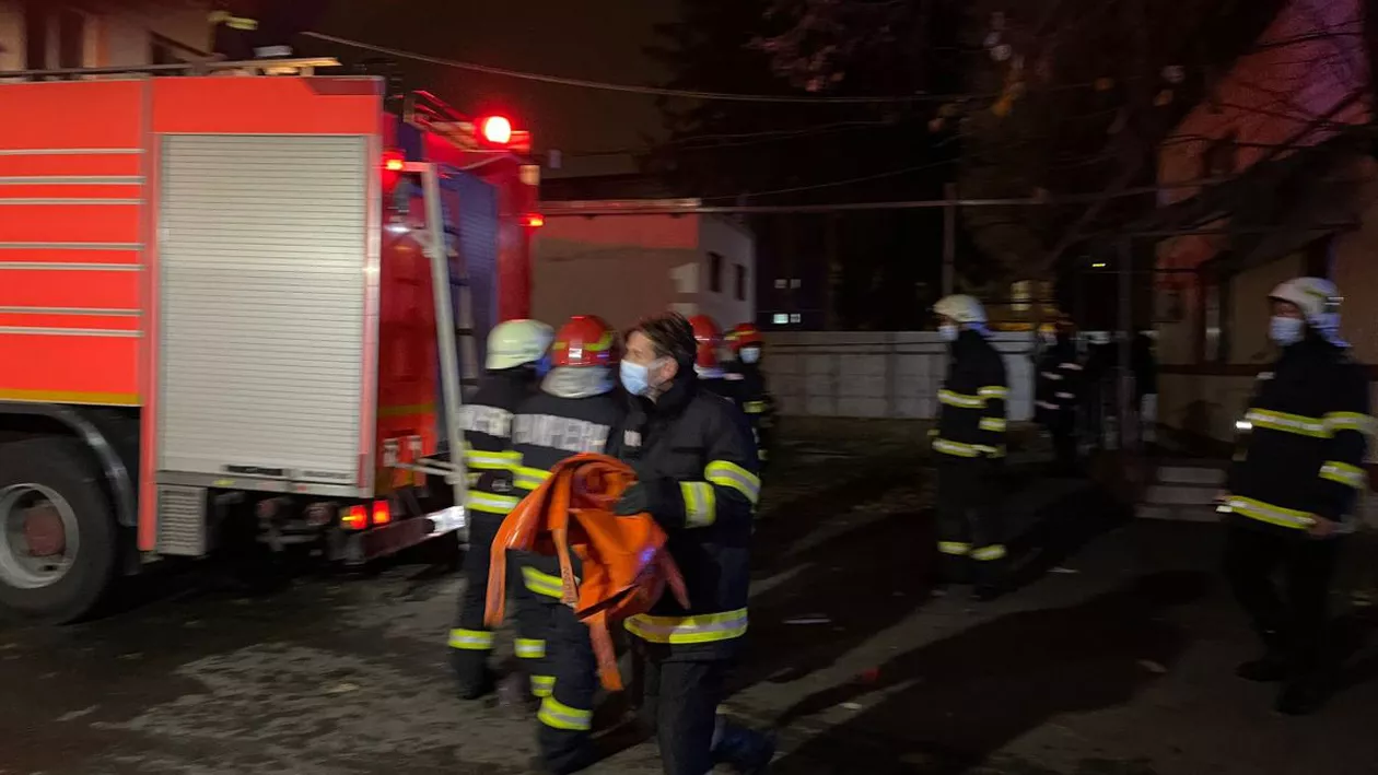 Primele ipoteze cu privire la incendiul de la Ploiești. De la ce au pornit flăcările din salonul COVID-19, în care au murit doi pacienți
