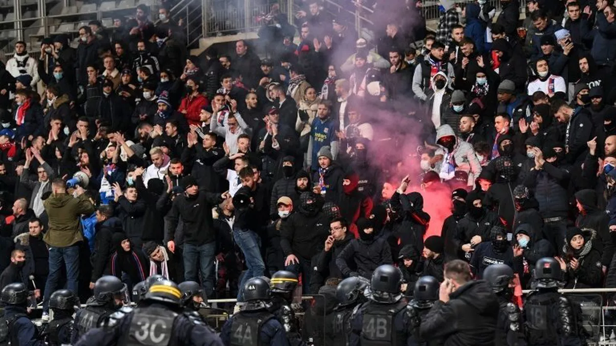 Paris FC și Lyon au fost excluse din Cupa Franței din cauza violenței suporterilor