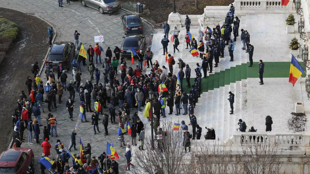 Premierul Nicolae Ciucă, discuție cu ministrul Afacerilor Interne: Cer protejarea integrității instituțiilor statului