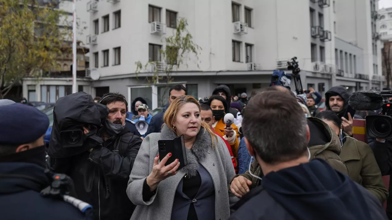 Scandalul dintre soţii Şoşoacă şi jurnaliştii RAI 1 | MAE: Autoritățile italiene au solicitat Ambasadei României la Roma informații despre măsurile luate / Ce a transmis ambasadorul român