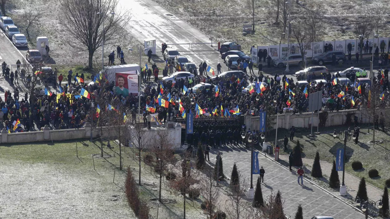 Jandarmeria București a suplimentat dispozitivul de ordine publică din zona Parlamentului